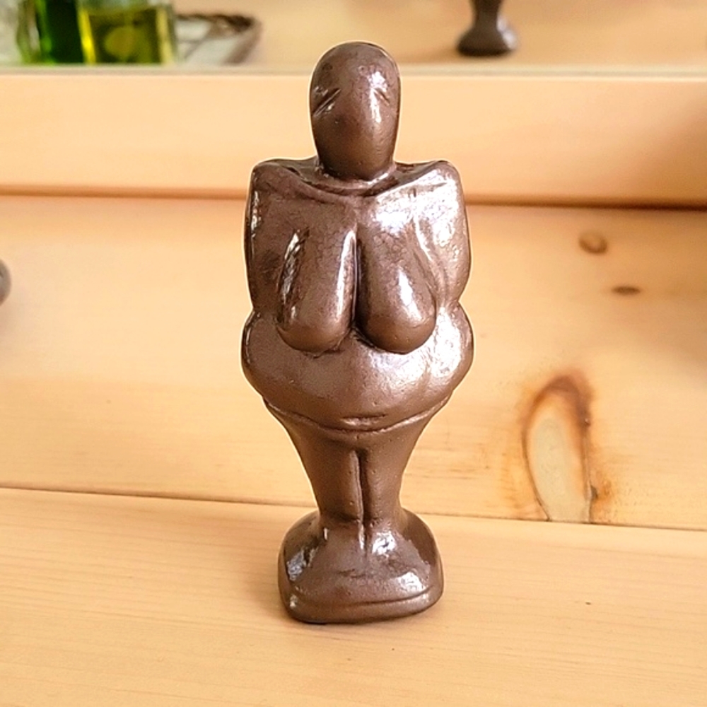 Venus of Dolni Vestonice Statuette Signed